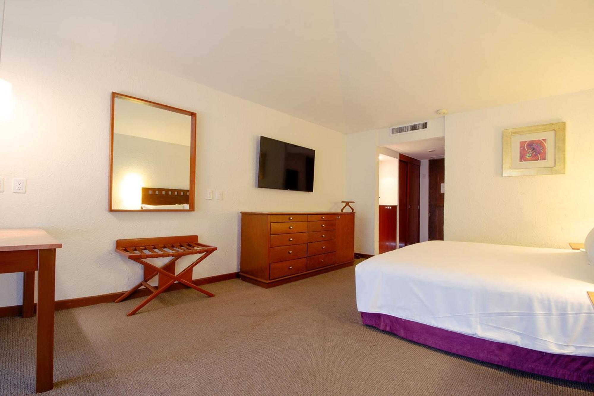 ホテル カミノ レアル グアダラハラ サポパン エクステリア 写真 A room at the hotel