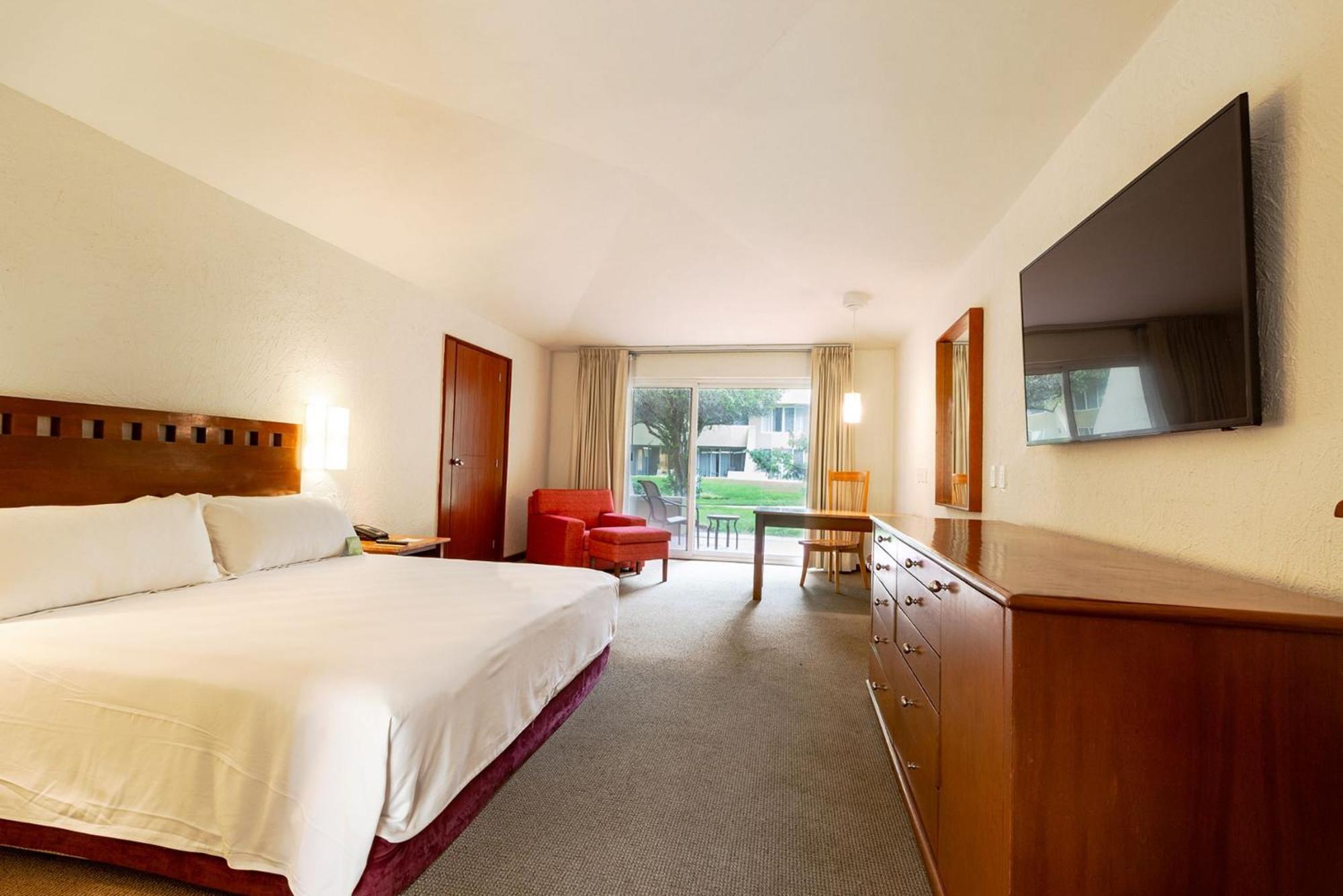 ホテル カミノ レアル グアダラハラ サポパン エクステリア 写真 A room at the hotel