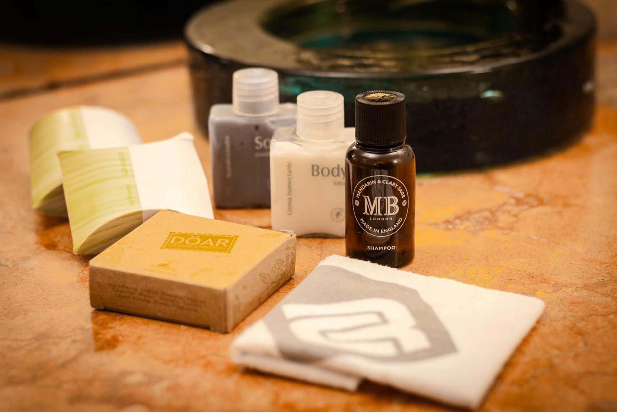 ホテル カミノ レアル グアダラハラ サポパン エクステリア 写真 MB Aromatics